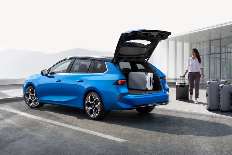 opel astra sporttourer kofferraum