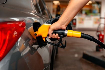 faut-il-encore-acheter-une-voiture-essence