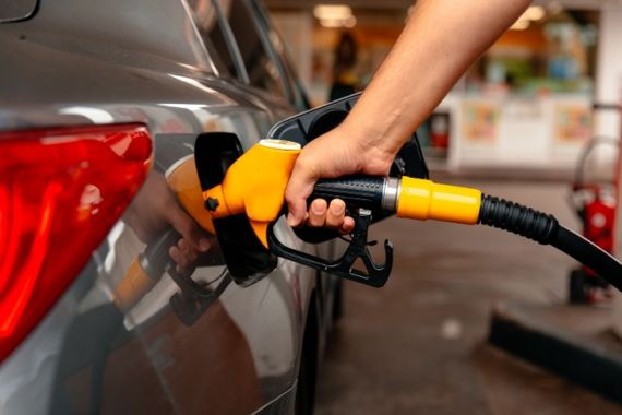Faut-il encore acheter une voiture essence en 2024 : Objectifs et impacts