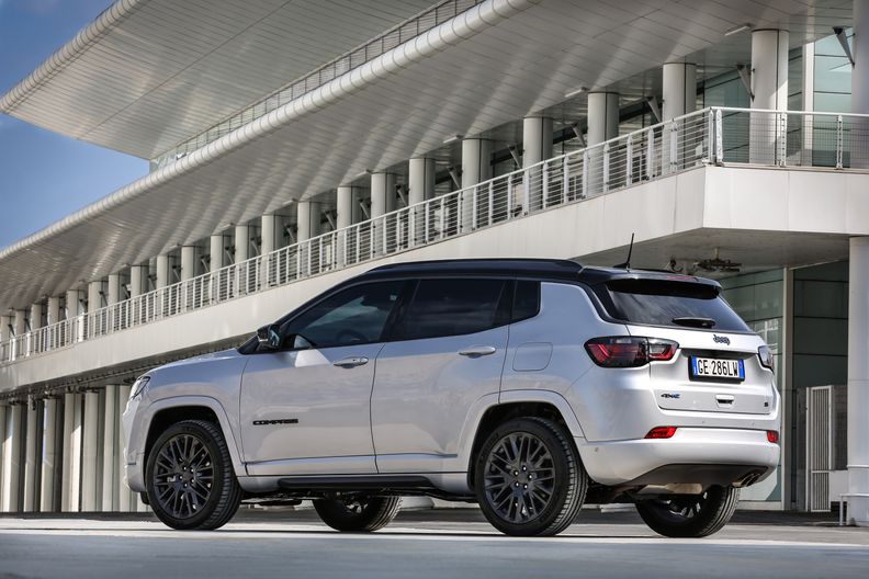 jeep kompas crossover afmetingen